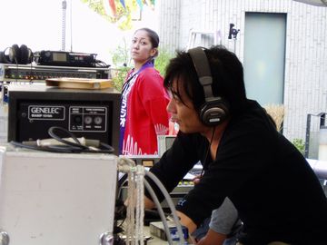 2011-10-8-radio-matsuri-14.jpg