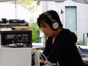 2011-10-8-radio-matsuri-15.jpg