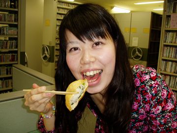 2011-4-14-yamatoya-inari&rina.jpg