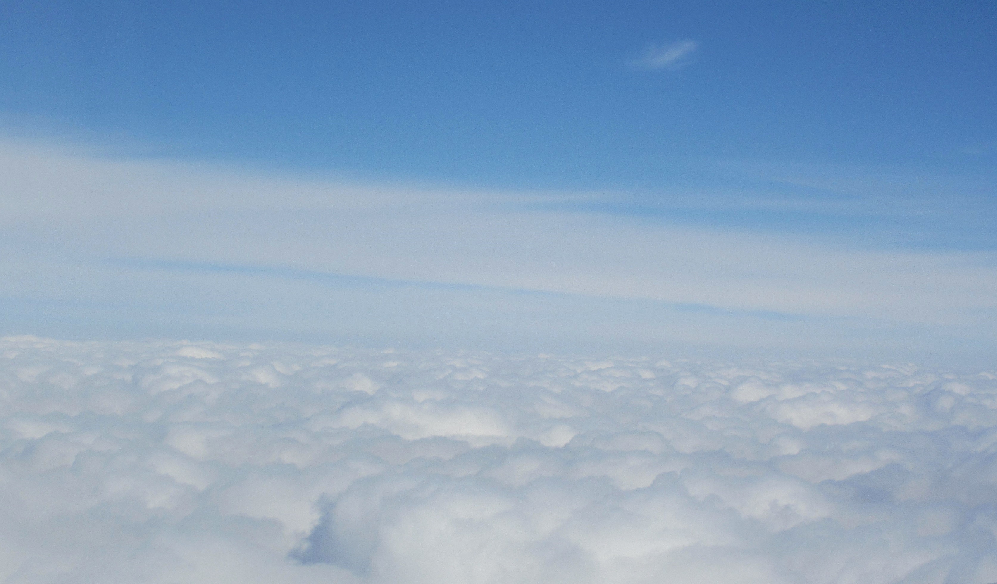 冬の雲 飛行機から見ると 空色日記